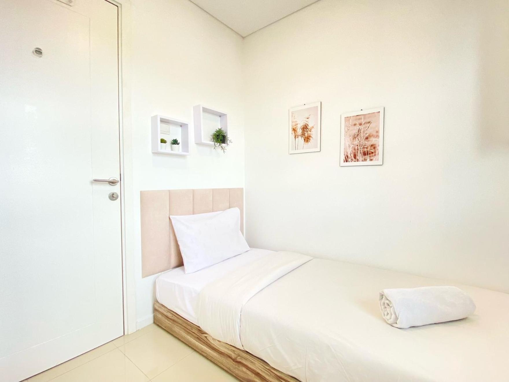 Cheerful And Homey 2br At Parahyangan By Travelio * Bandung