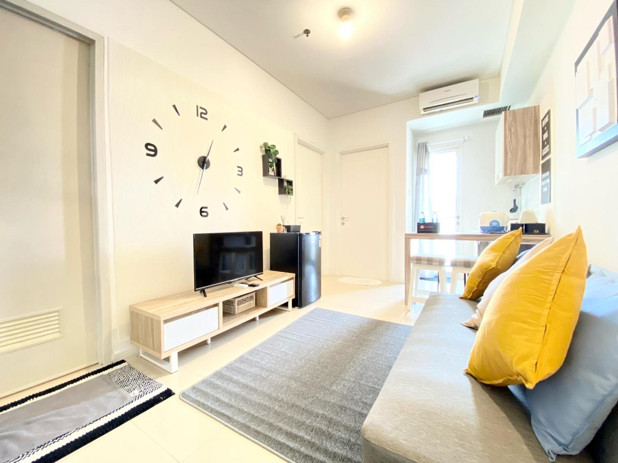 Cheerful And Homey 2br At Parahyangan By Travelio *