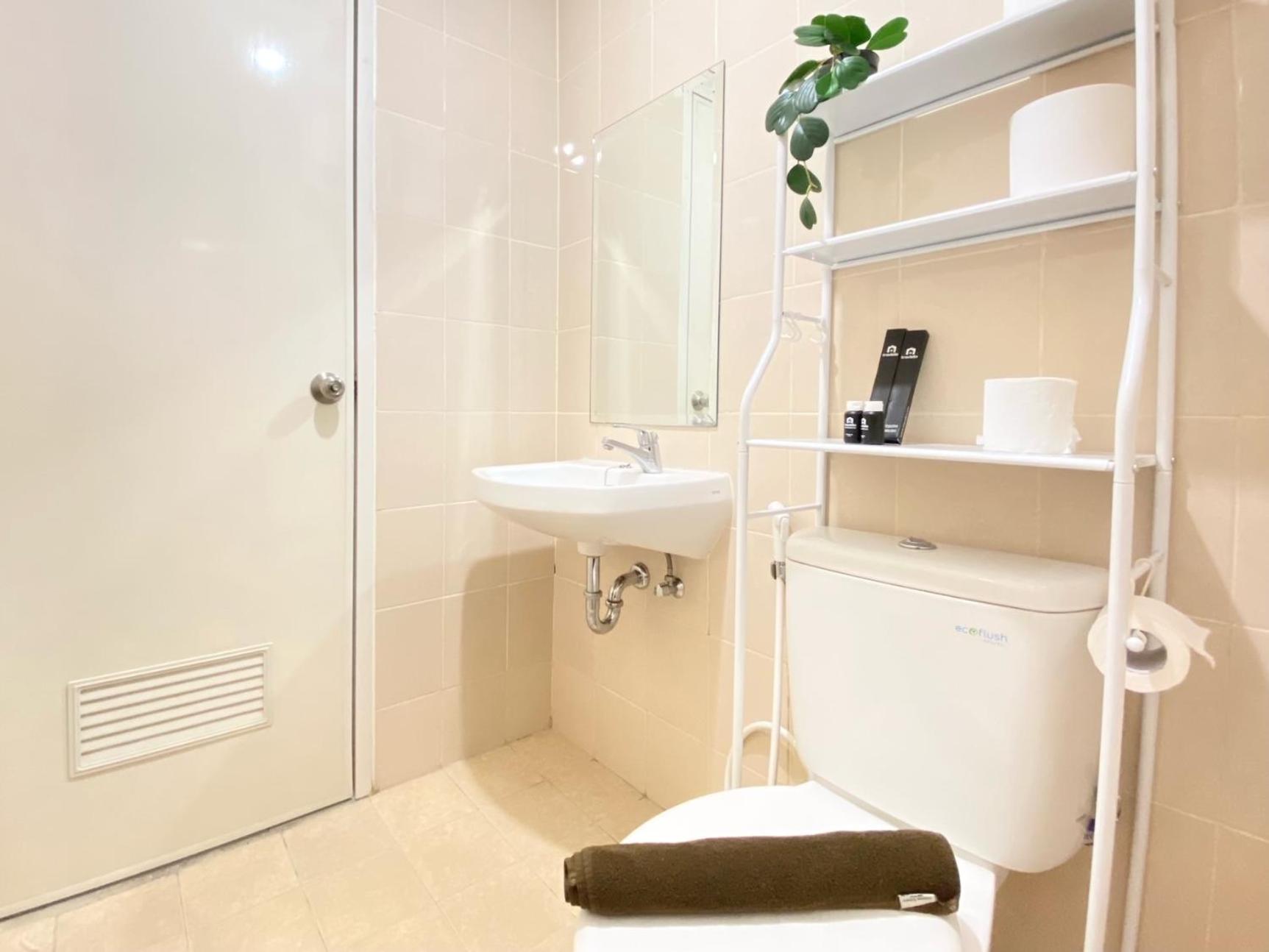 Cheerful And Homey 2br At Parahyangan By Travelio *